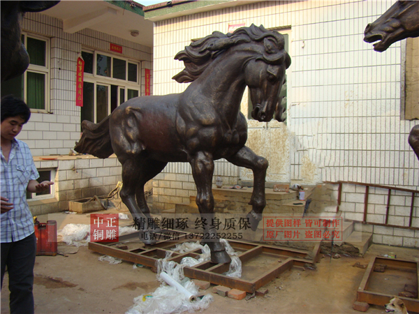銅馬雕塑現(xiàn)貨.jpg