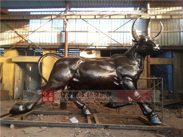 廣場(chǎng)大型銅牛.jpg 廣場(chǎng)大型銅牛.jpg