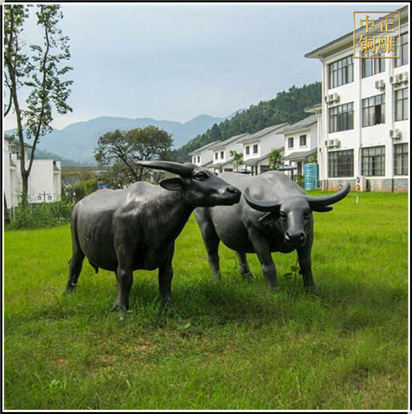 鑄銅開(kāi)拓牛雕塑